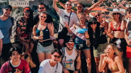 Holiways schoolreizen header groepsfoto